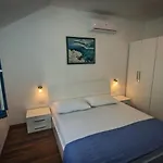 Mira Makarska -