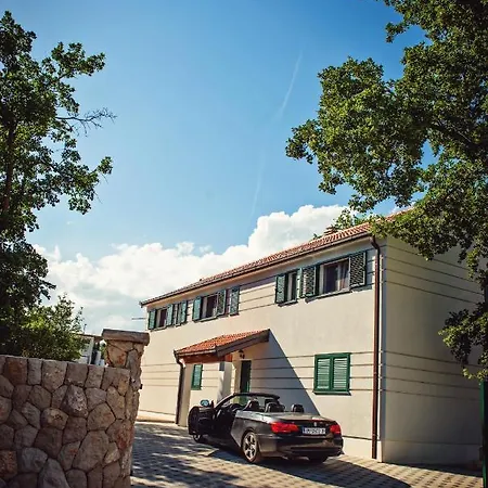 Mira Makarska - Villa