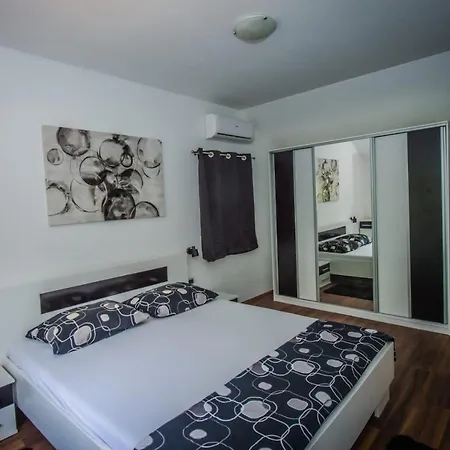 Mira Makarska - Villa Imotski