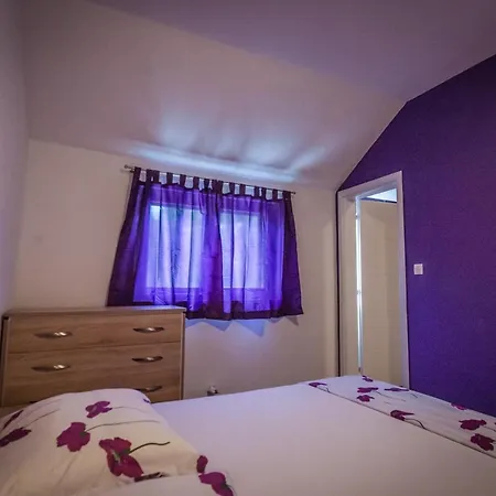Mira Makarska - Villa *