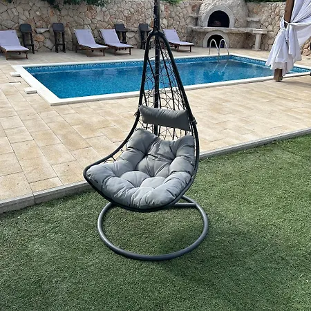 Mira Makarska -